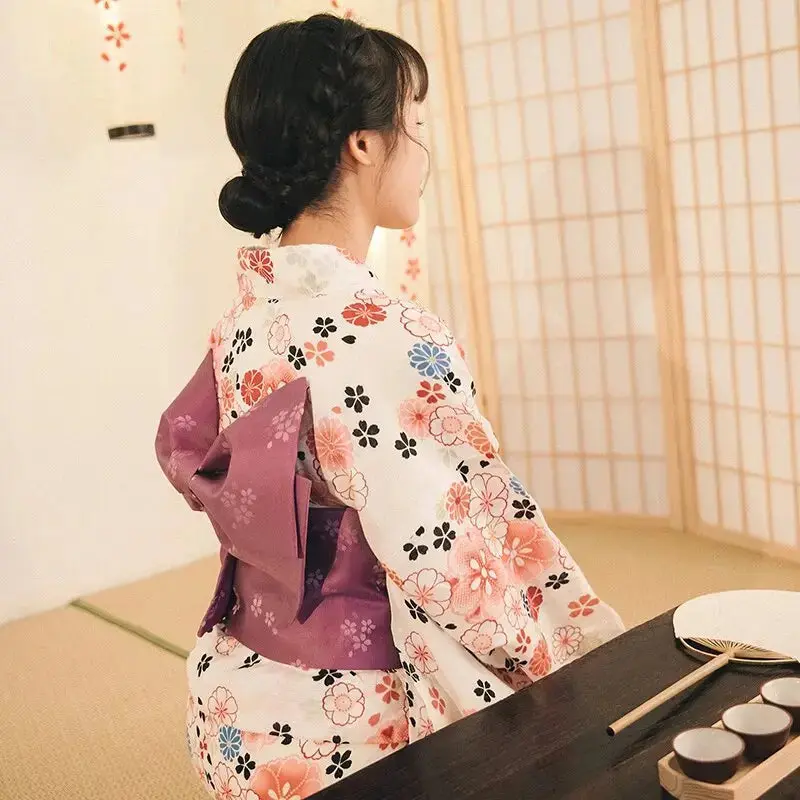 Kimono Japonais Femme Fleuri 'Reiko' - Image 2