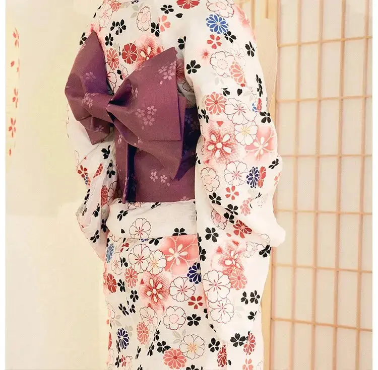 Kimono Japonais Femme Fleuri 'Reiko' - Image 4